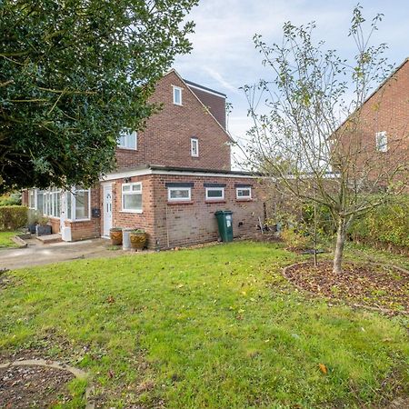 Kings House Apartment Hayes, West London Apt A Northolt  Bagian luar foto