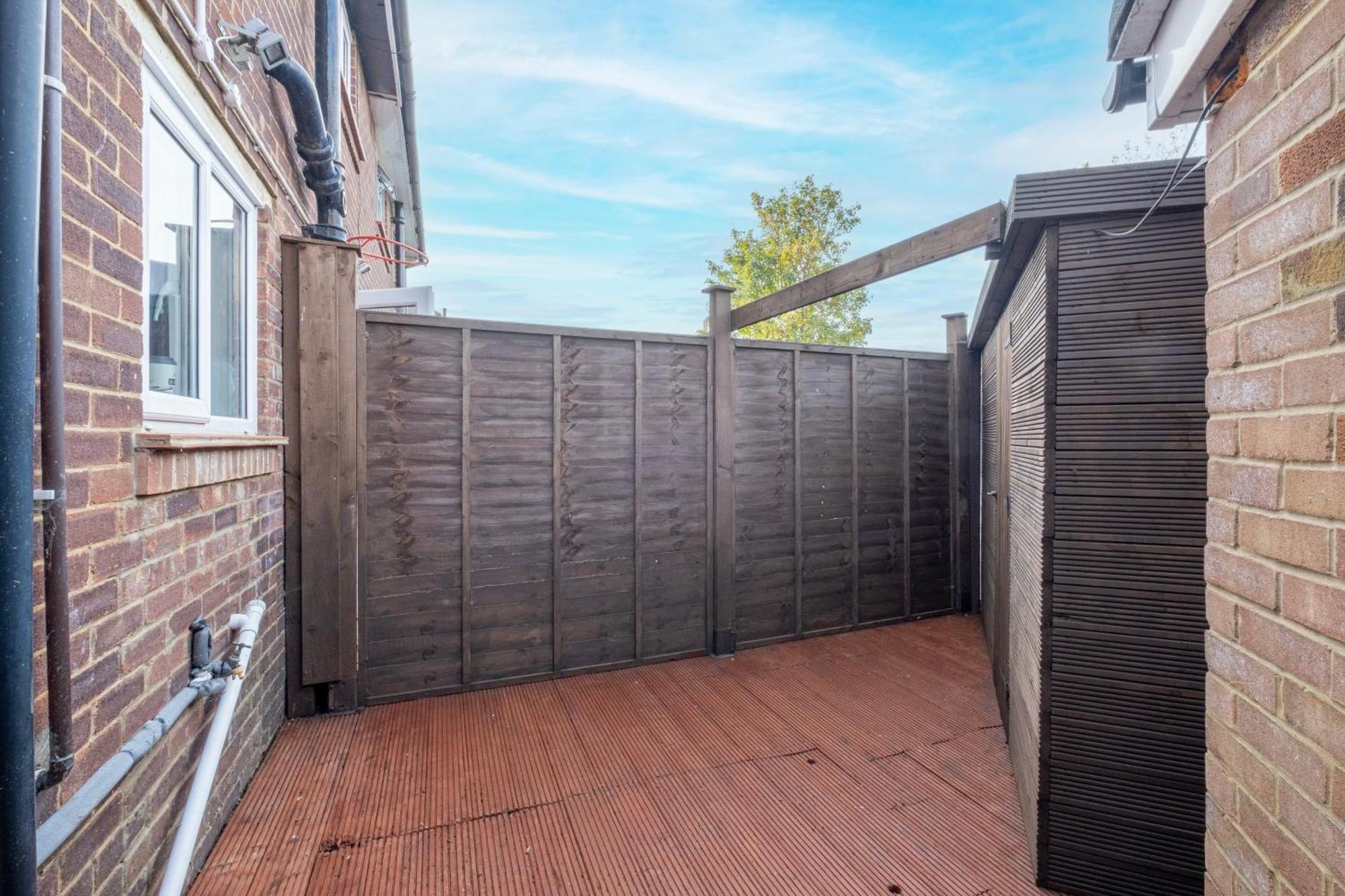 Kings House Apartment Hayes, West London Apt A Northolt  Bagian luar foto