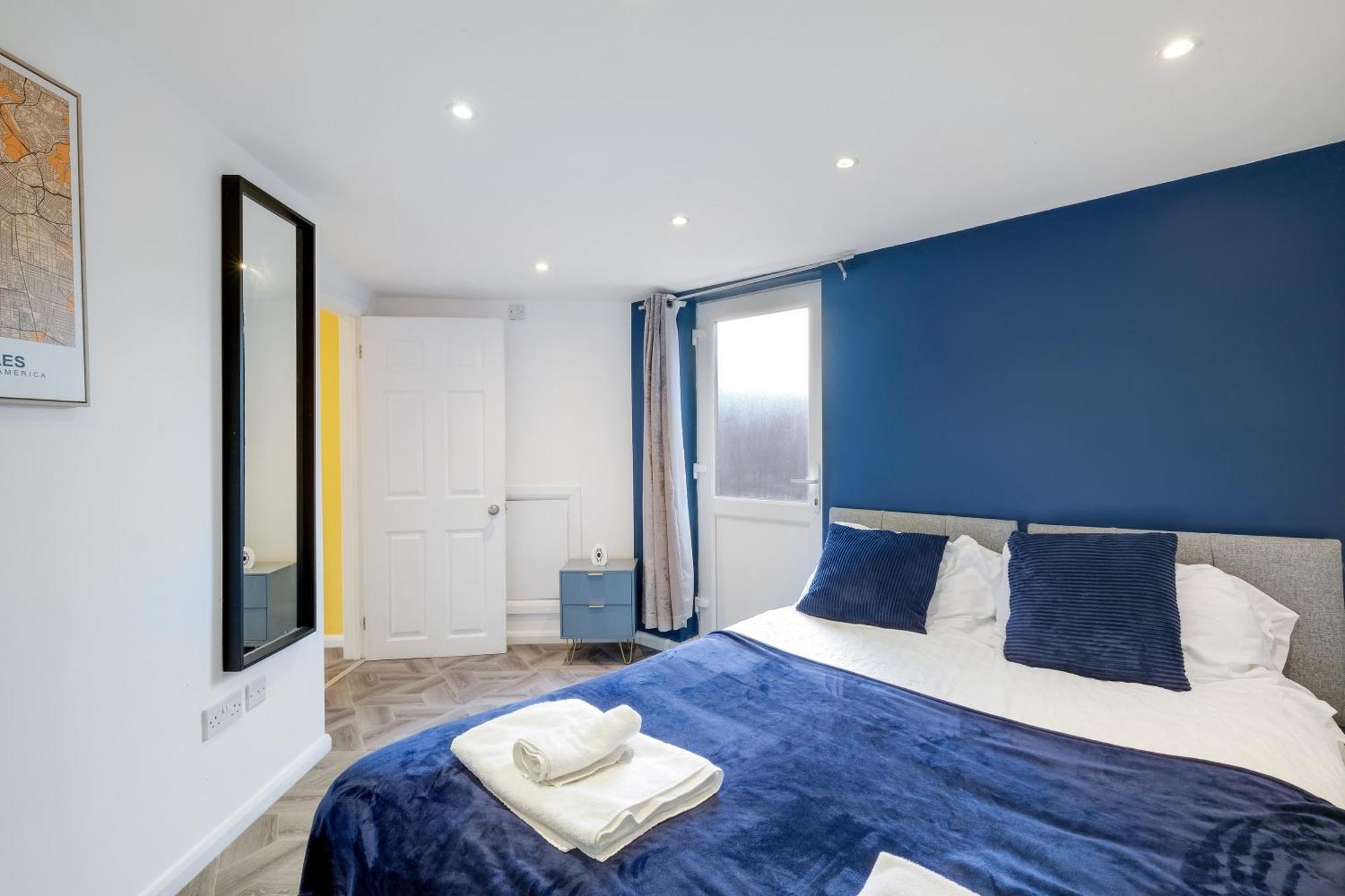 Kings House Apartment Hayes, West London Apt A Northolt  Bagian luar foto