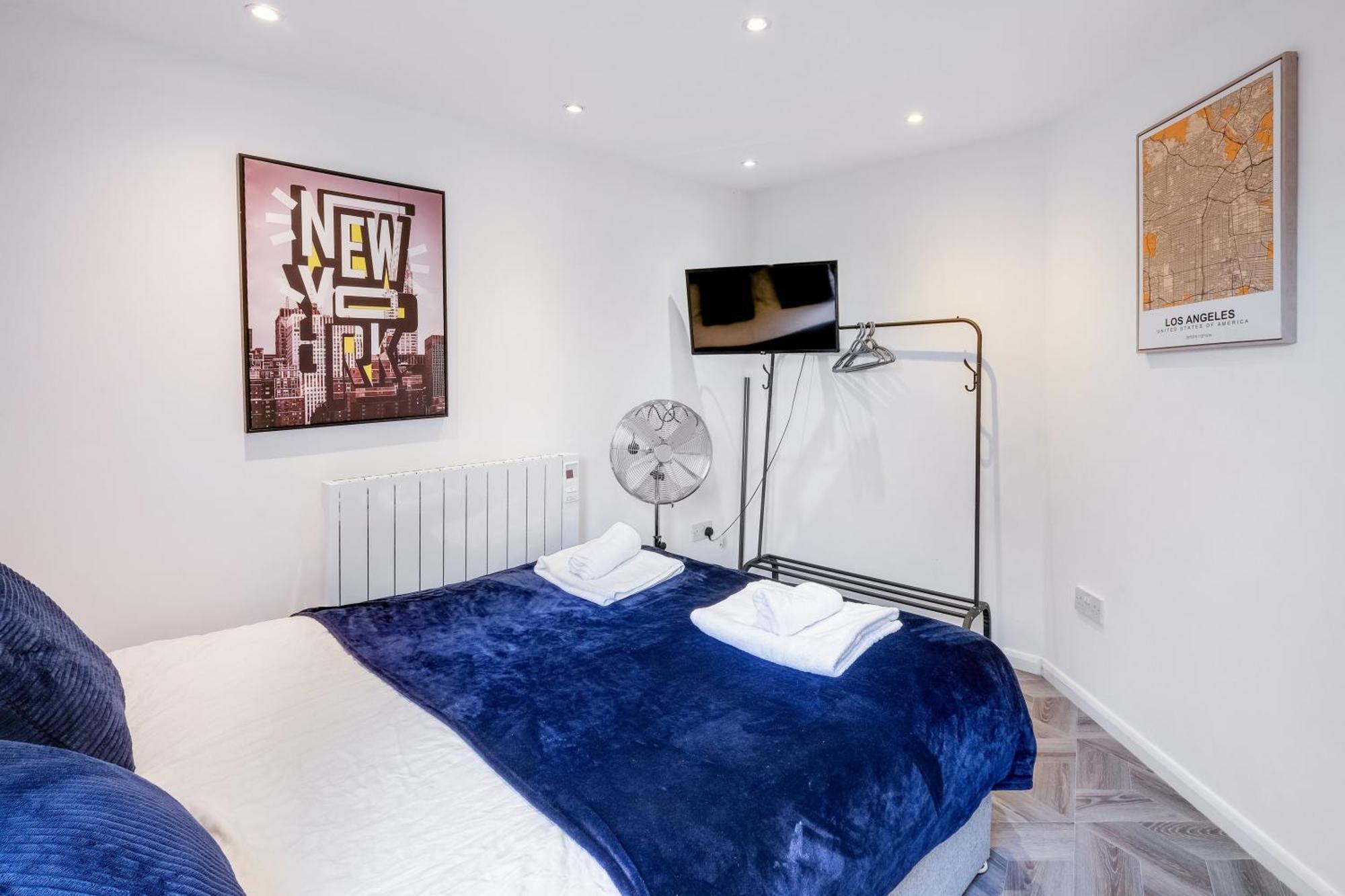 Kings House Apartment Hayes, West London Apt A Northolt  Bagian luar foto