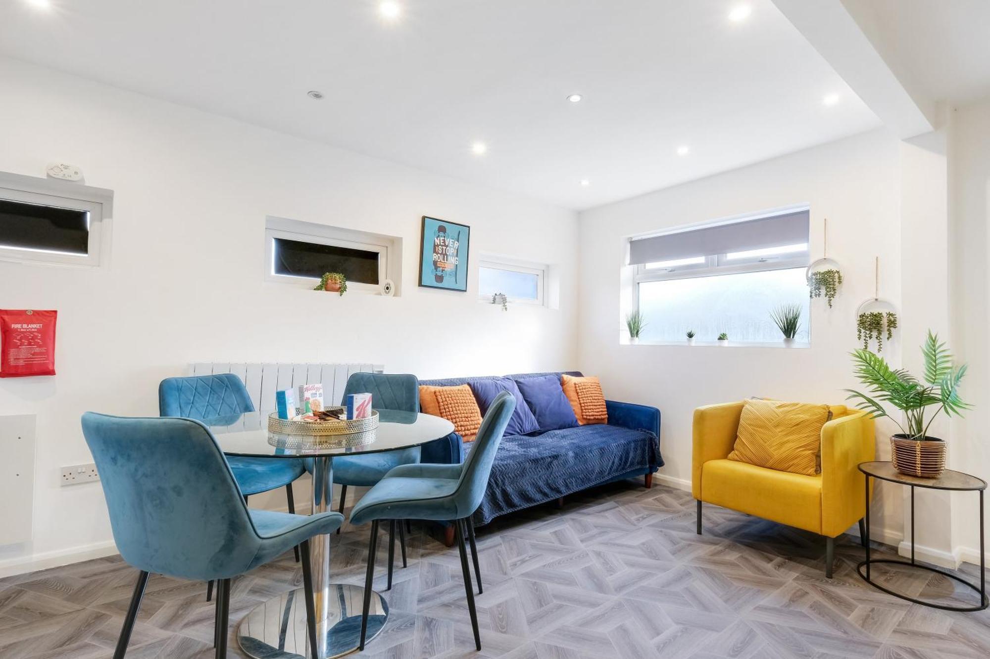 Kings House Apartment Hayes, West London Apt A Northolt  Bagian luar foto