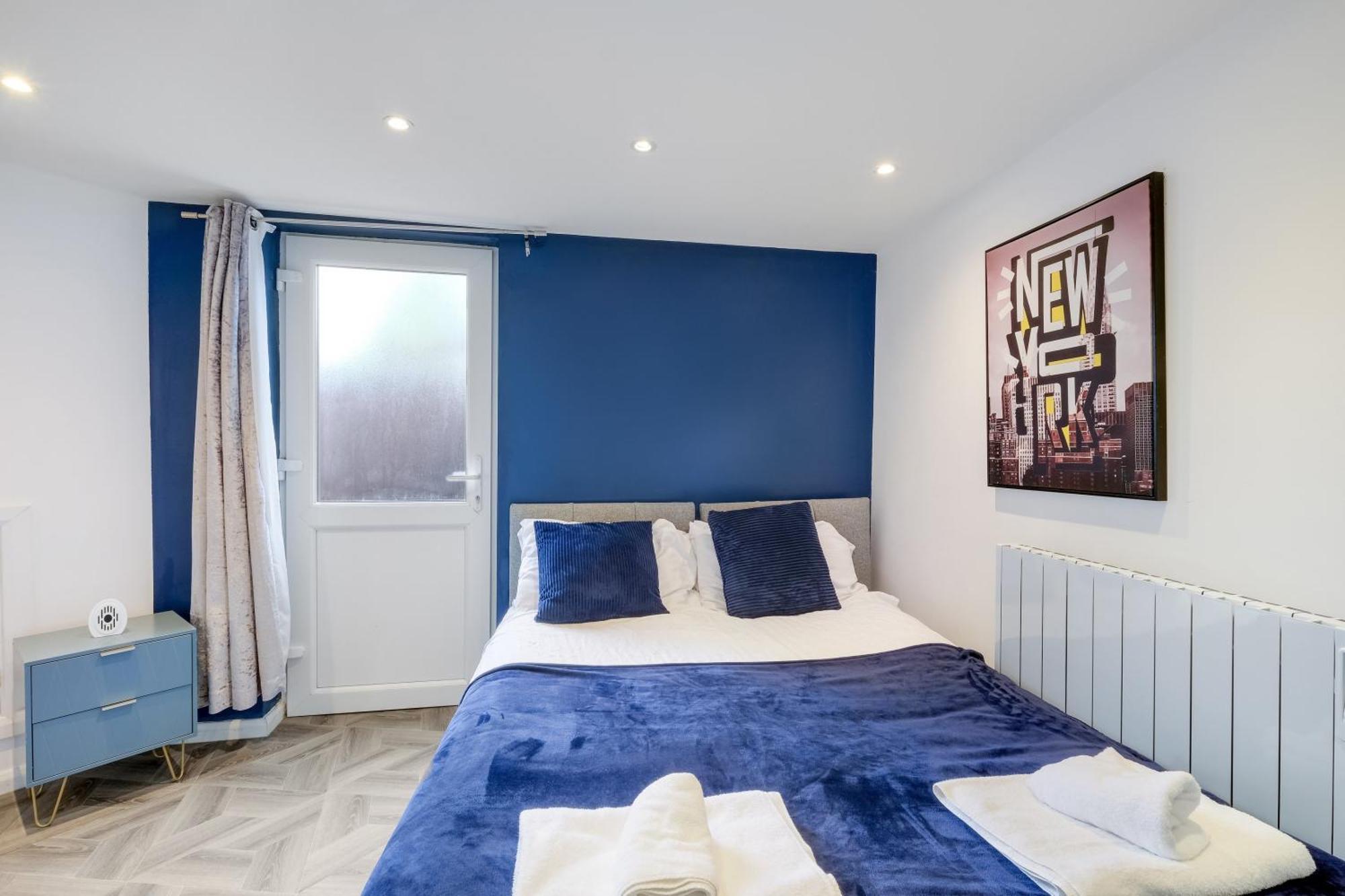 Kings House Apartment Hayes, West London Apt A Northolt  Bagian luar foto