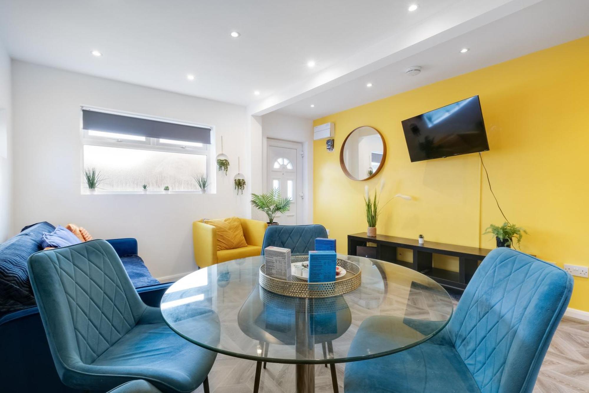 Kings House Apartment Hayes, West London Apt A Northolt  Bagian luar foto