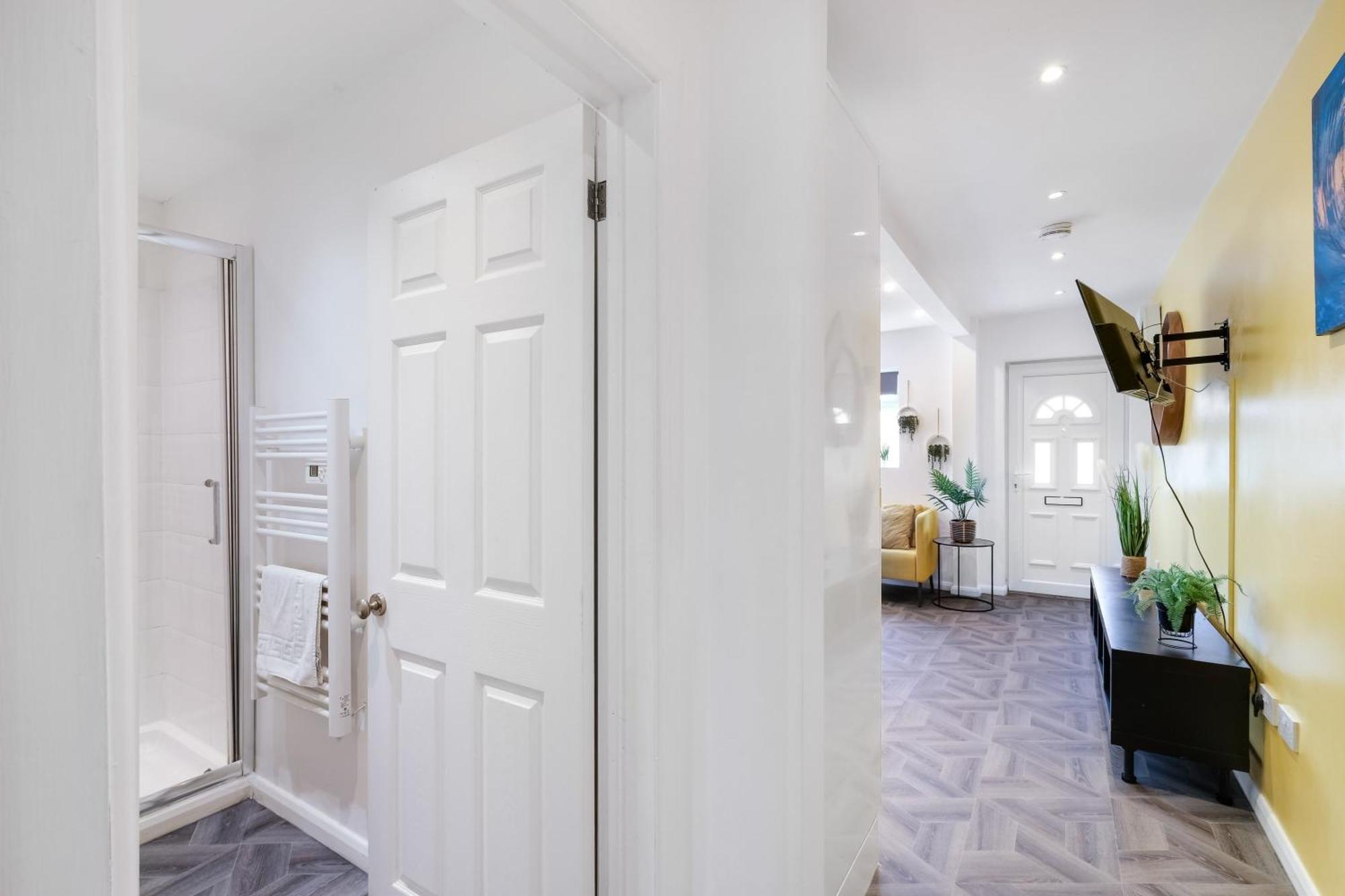 Kings House Apartment Hayes, West London Apt A Northolt  Bagian luar foto