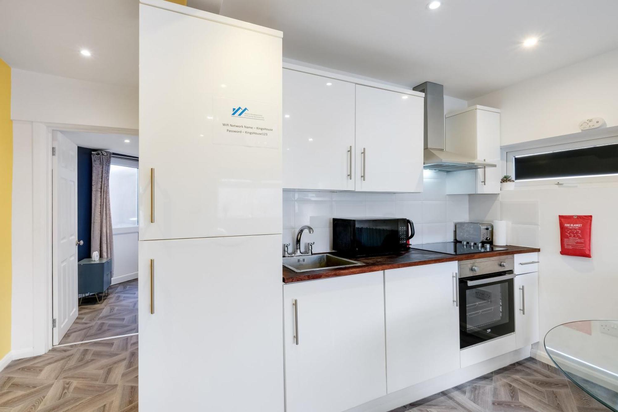 Kings House Apartment Hayes, West London Apt A Northolt  Bagian luar foto